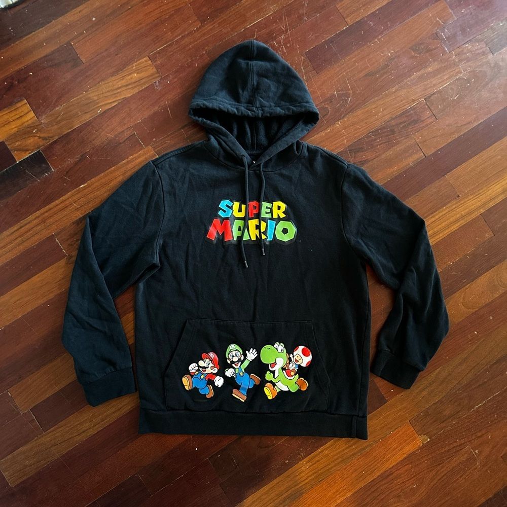 Nintendo Super Mario Black Graphic Tee M